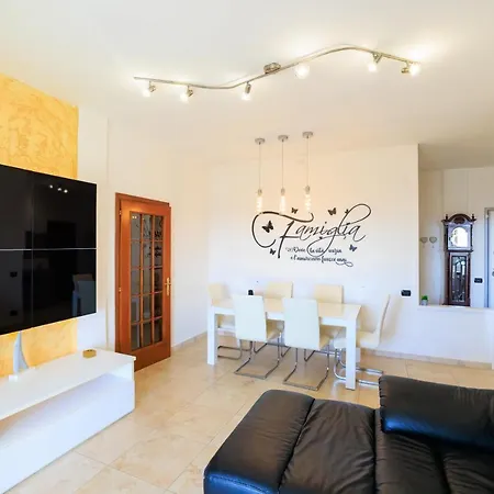 L' Essenziale Apartment Livorno